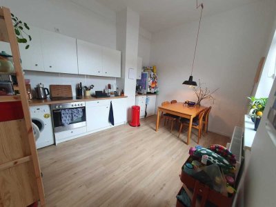 Schöne helle 2-Zimmer Wohnung + Wohnküche in Nippes!