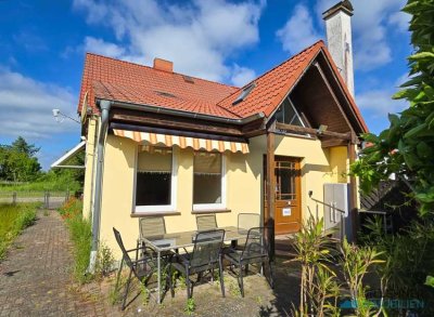 Dr. Lehner Immobilien NB -
Doppelhaushälfte in ländlicher Idylle bei Altentreptow
