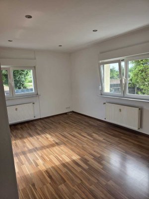 Charmante 1,5-Zimmer-Wohnung mit Tageslicht und privatem Stellplatz in ruhiger Wohnlage von Planksta