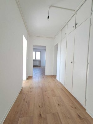 Moderne 4-Zimmer-Wohnung mit Balkon in Braunschweig