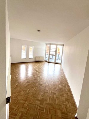 Ideal für Kapitalanleger und Eingennutzung - Charmante 2-Zimmer-Wohnung mit zwei Balkonen