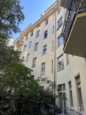 Stilvolle Erdgeschosswohnung mit Altbauflair und Garten - sofort verfügbar