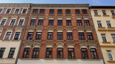 "Über den Dächern Leipzigs: Freie Wohnung im 3. OG mit Balkon & neuem Parkett"