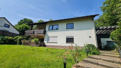 Dreifamilienhaus mit Gartenidylle in Laufach – Mieteinnahmen helfen bei der Finanzierung