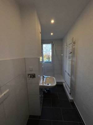 Zwei Zimmer mit Dusche in Hochparterre