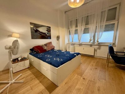 +++ Sanierte 2-Zimmer-Altbauwohnung mit ca. 34 m² Nutzfläche im UG +++
