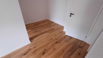 3-Raum-Wohnung mit Balkon und Einbauküche