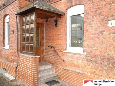 Ein- bis Zweifamilienhaus mit Einliegerwohnung und Nebengebäude/Stall in Rinteln