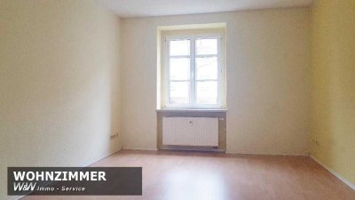 2-Raum Wohnung im Grünen sucht Sie! Balkon, große Küche, Erdgeschoss-Frisch renoviert-