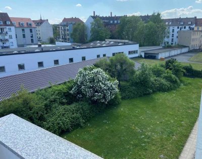 Modernisierte Dachgeschosswohnung in Universitätsnähe