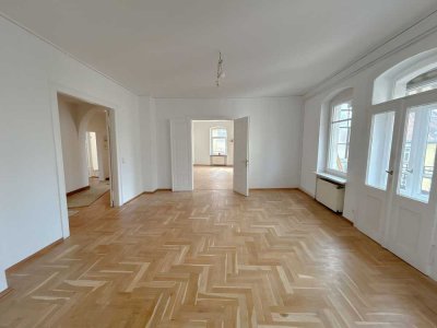Einzigartige Altbauwohnung mit Bürooption in Erfurt