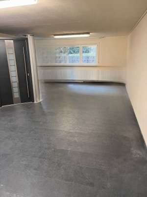 Mehr Platz als üblich: 1-Zimmer-Wohnung mit separater Küche im Untergeschoss Ulm
