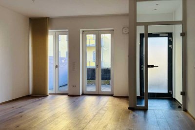 Moderne citynahe EG-Wohnung mit 2 Terrassen, EBK, TG-Platz und separatem Eingang, max.  2 Personen