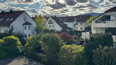 Dachgeschoss-Wohnung - von privat - mit 3 Zimmern und Balkon in Oberursel (Taunus)