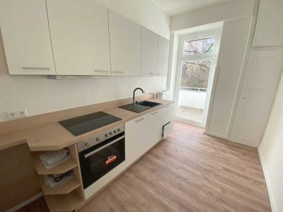*Einbauküche & Balkon * Modernisierte Altbauwohnung im Leipziger Osten! ab sofort