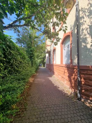 Sonnige 3 Zimmer Altbauwohnung mit neuem Bad (2023) - ruhig + zentral in Heddernheim