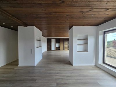 Stilvolle DG-Wohnung mit Kamin & Balkon in Eidinghausen