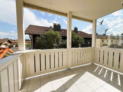 Schicke 3-Zimmer-Wohnung mit mediterranem Flair, tolle EBK, sonnigen Südbalkon mit Bergblick