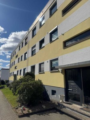 Gepflegte 3-Zimmer Eigentumswohnung mit großem Sonnenbalkon und PKW-Stellplatz