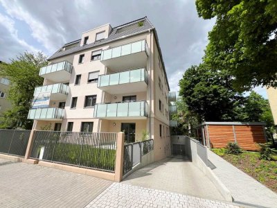 ERSTBEZUG UNWEIT DES GROSSEN GARTEN
