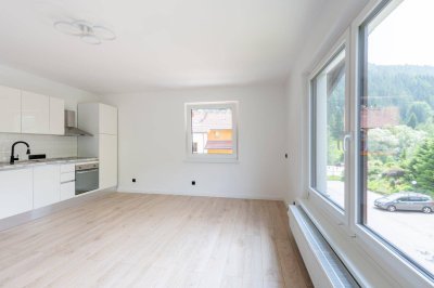 ERSTBEZUG nach SANIERUNG mit GARAGE | Charmante 3-Zimmer-Wohnung mitten im Schigebiet, 2 Loggien, Schikeller