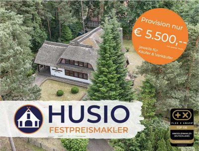 Reetdachanwesen mit großem Grundstück, Büroeinheit und möglicher Einliegerwohnung am Waldrand