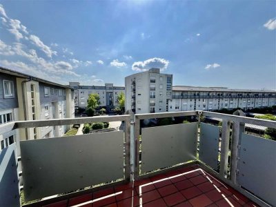 Helle 3 Zimmer-Wohnung mit Balkon und TG-Stellplatz.