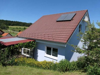 Aussicht pur, Einfamilienhaus am Ortsrand  mit Fernsicht.