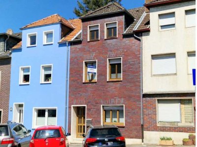 Geschmackvolles 4-Raum-Reihenhaus mit EBK in Düren