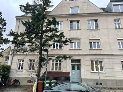 Provisionsfrei: Entzückende Altbauwohnung 62m2, sehr gute Lage, ruhig und hell, Blick ins Grüne