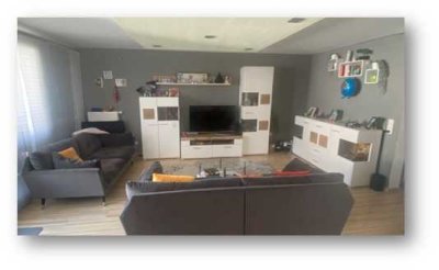 Voll möblierte 3,5-Zimmer-Wohnung mit moderner Innenausstattung, Balkon und Einbauküche
