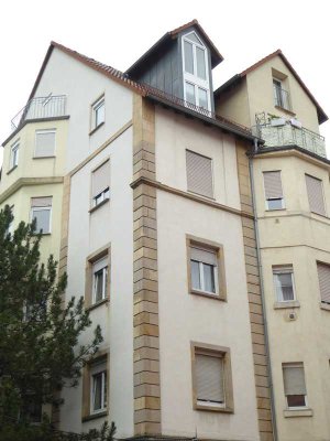 Herrliche Maisonettewohnung mit Balkon - Ideal für Singles und Individualisten