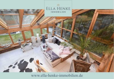 Wohntraum für Zwei: Eleganter Bungalow mit großem Wintergarten, Keller + Garage...