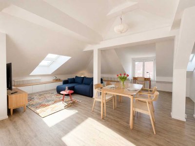 Sonnige Dachterrassen-Wohnung in Maxvorstadt -  All-inclusive & möbliert