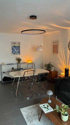 Untermiete: Helle 2-Zimmer Wohnung am Rathausplatz