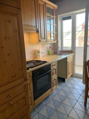 Helle Wohnung mit Balkon Nähe Forstbaumschule mieten ?