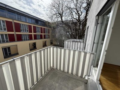 !NUR STUDENTEN! Möblierte 1-Zimmer-Wohnung mit Balkon und EBK in Regensburg