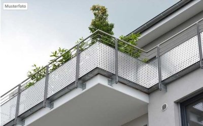 Provisionsfrei Dachgeschosswohnung in 06406 Bernburg, Saalweg