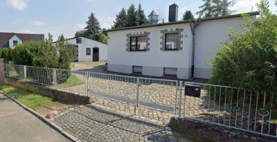 Einfamilienhaus mit Terrasse und weitläufigem Garten und viel Nutzfläche in Bad Dürrenberg
