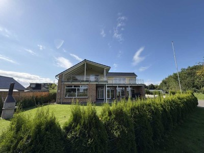 Neuwertiges Mehrfamilienhaus mit 3 Ferienwohnungen und Blick auf die Eider