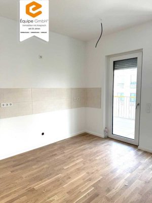 Lichtdurchflutete 4-Raumwohnung im Dachgeschoss direkt an der Elbe wartet auf Sie!