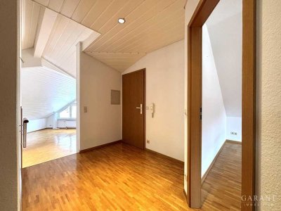 Stilvolle Dachgeschoss-Wohnung mit Loft-Charakter & Status-Garantie
