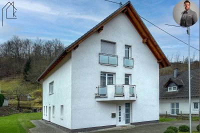 neuwertiges Einfamilienhaus mit Einliegerwohnung in Lennestadt