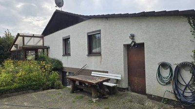Einfamilienhaus mit großem Grundstück und Wintergarten in Lindwedel ( Heide )