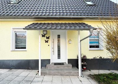 CHARMANTE DOPPELHAUSHÄLFTE MIT GESCHICHTE –bezugsfrei