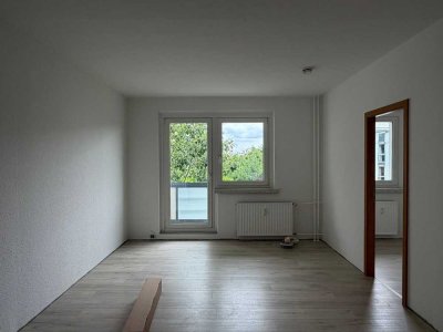 Kleine Familie = kleines Apartment - mit Wannenbad und Balkon! Leider ohne Aufzug!