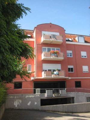 Traumhafte Wohnung mit Loggia und Balkon