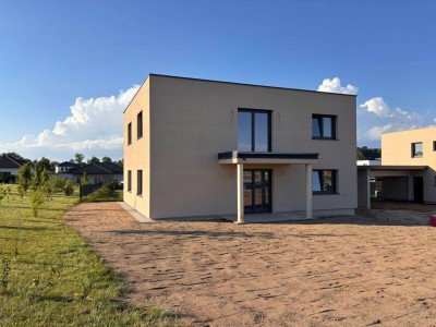 Neuwertige 3-Zimmer-Wohnung mit Garten in St. Martin
