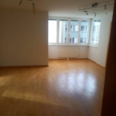 Innsbruck Zentrum: Moderne 2-Zimmer Wohnung mit Aufzug und Fußbodenheizung