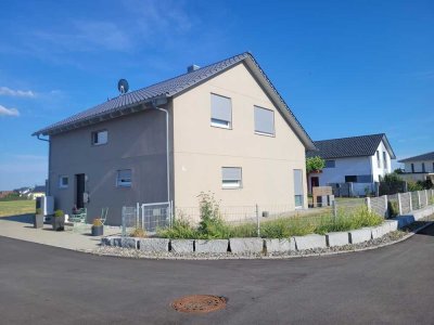 Günstiges, neuwertiges 4,5-Zimmer-Einfamilienhaus mit lux. Innenausstattung in Inneringen Hettingen